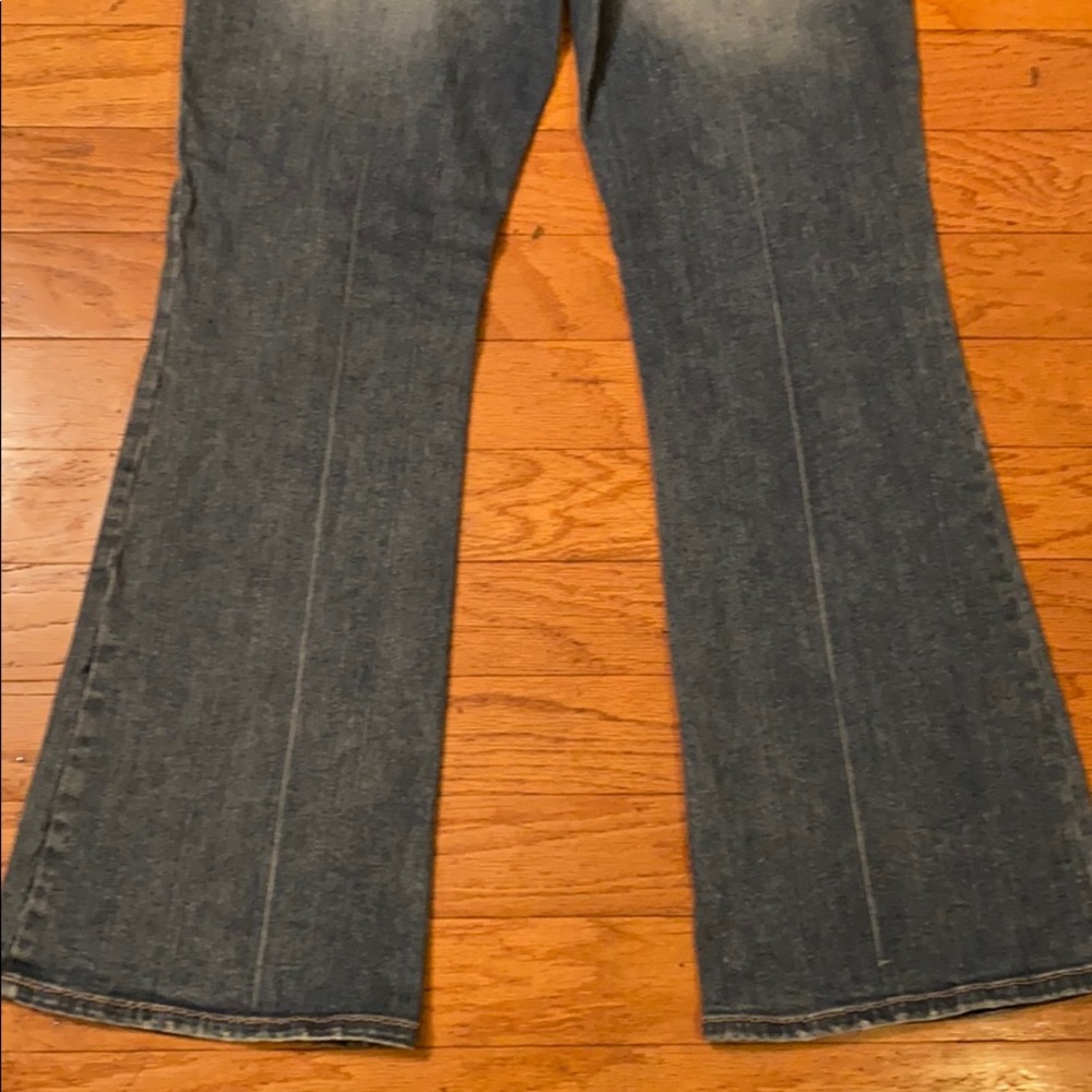 PRE-OWNED WOMEN’S GIANNI BINI FLARE LEG JEANS - Picture 9 of 12